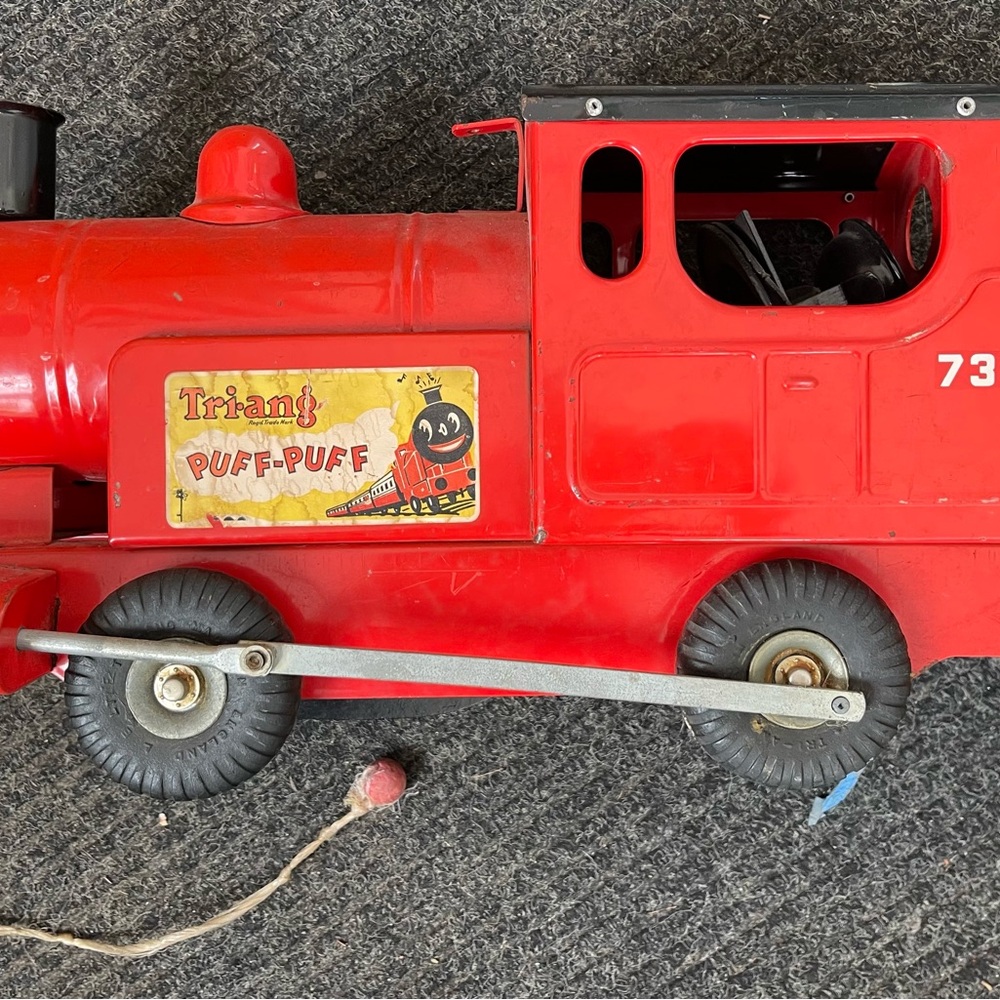 Tri-Ang Puff-Puff Red Toy Train beautiful condition !